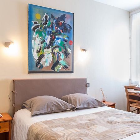 Hotel De La Gare Thouars Zewnętrze zdjęcie