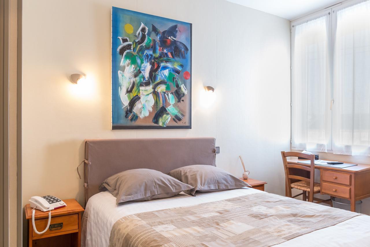 Hotel De La Gare Thouars Zewnętrze zdjęcie